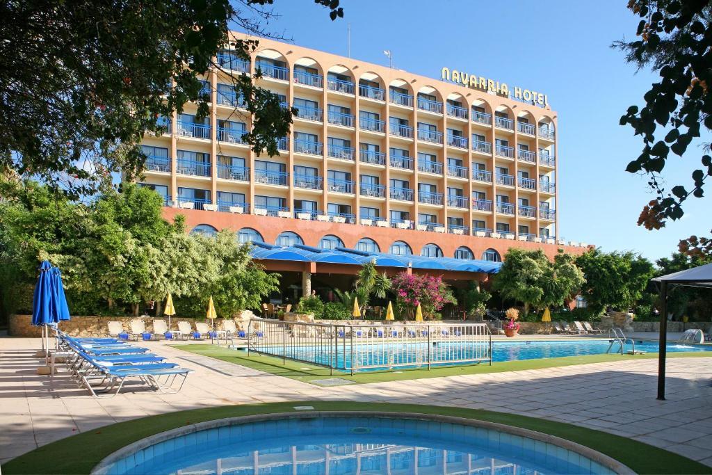 Navarria Blue Hotel Limassol Bagian luar foto