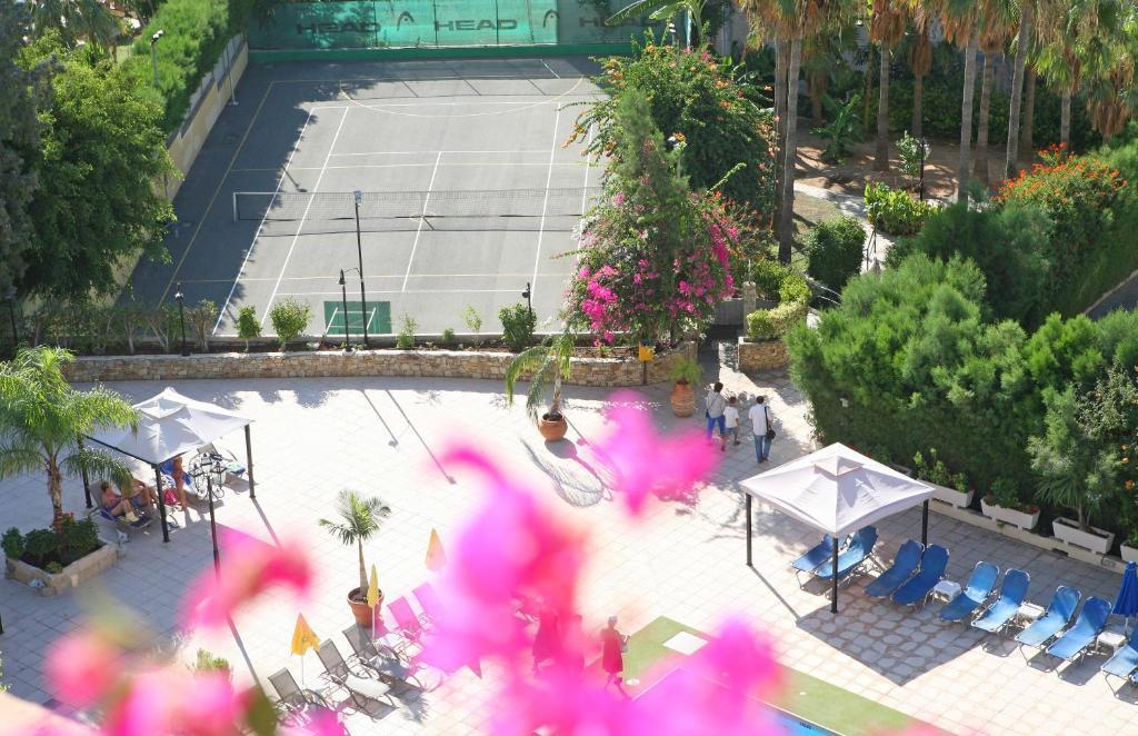 Navarria Blue Hotel Limassol Bagian luar foto