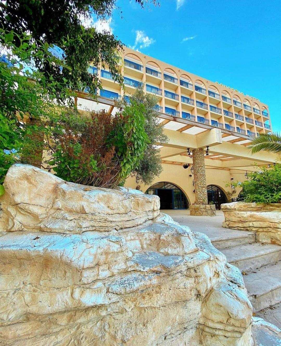 Navarria Blue Hotel Limassol Bagian luar foto